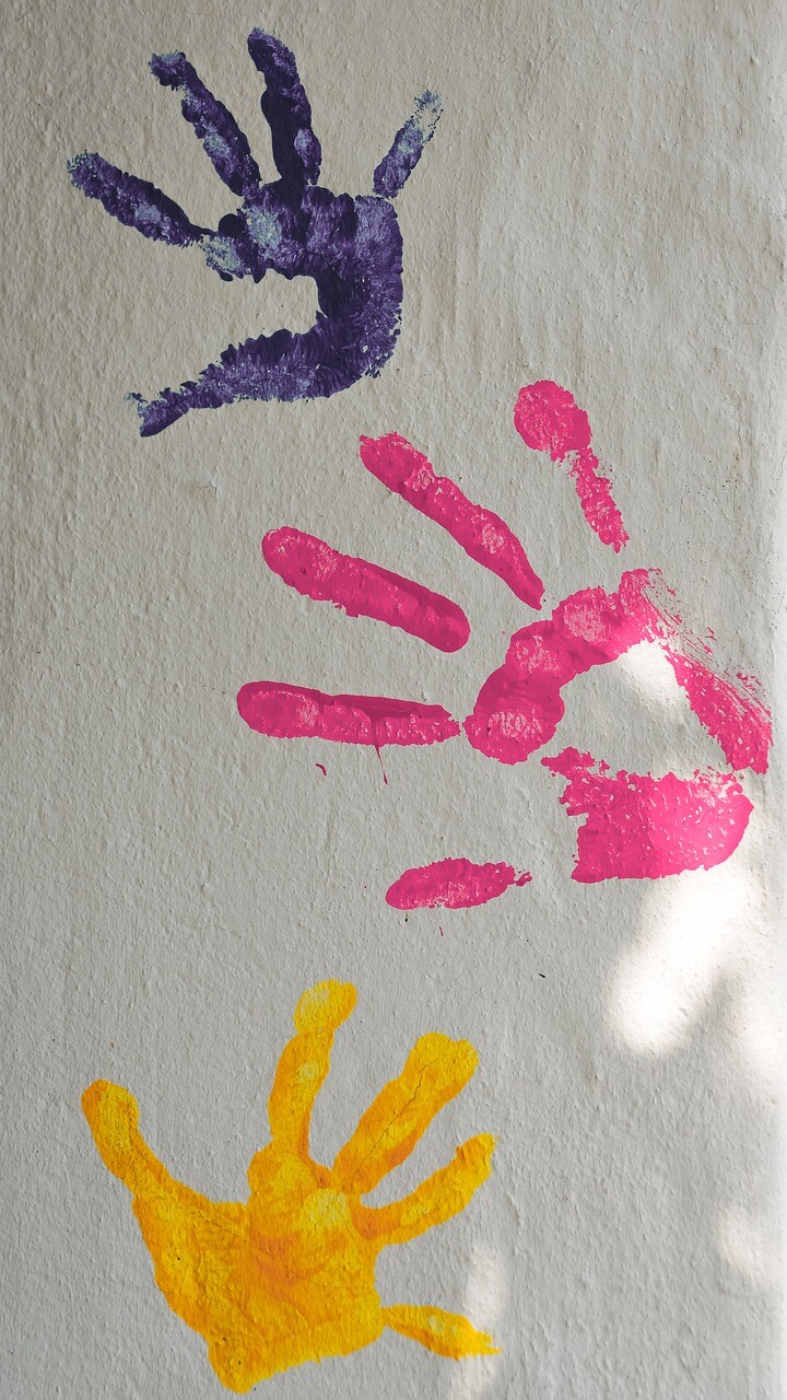 Fay3 - صور لـ #اللون #الأطفال #اصبع_اليد #رسم #طباعة #أيادي #كف__نخلة